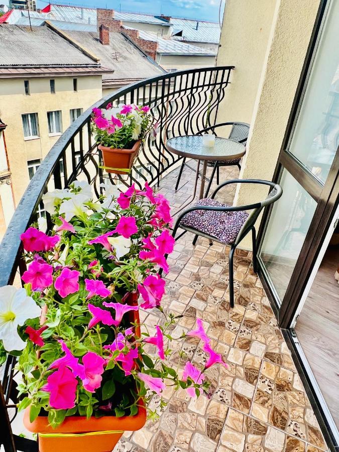 Apartaments Sichovyh Strilciv 68A Івано-Франківськ Екстер'єр фото
