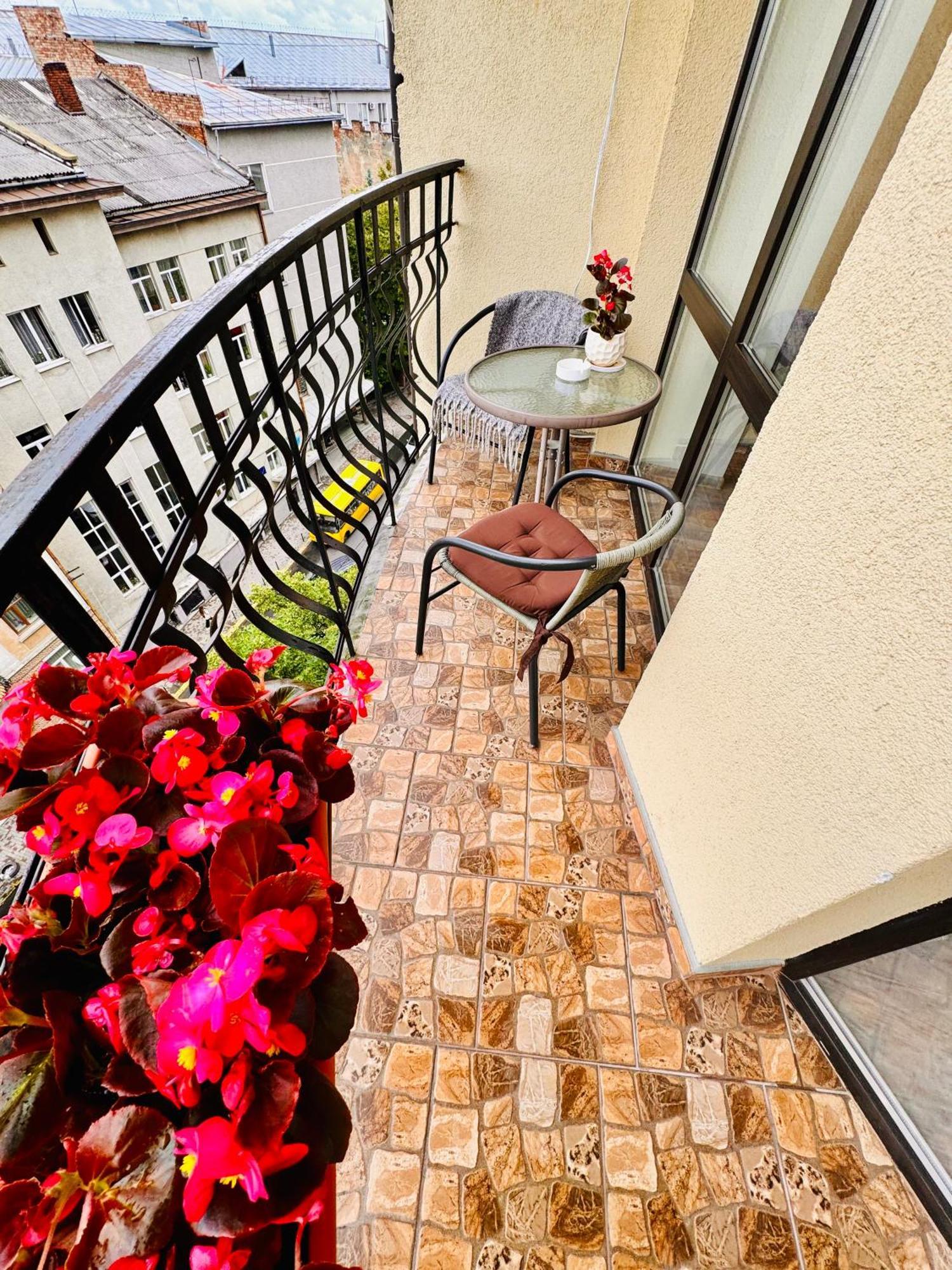 Apartaments Sichovyh Strilciv 68A Івано-Франківськ Екстер'єр фото